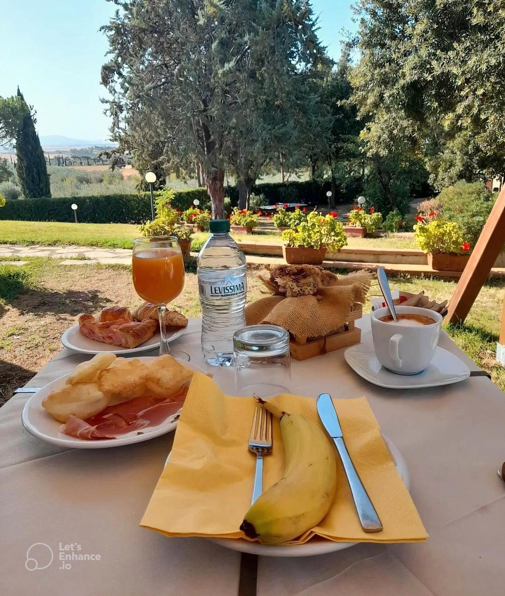 Agriturismo La Luciana Кастильоне дела Пеская Екстериор снимка