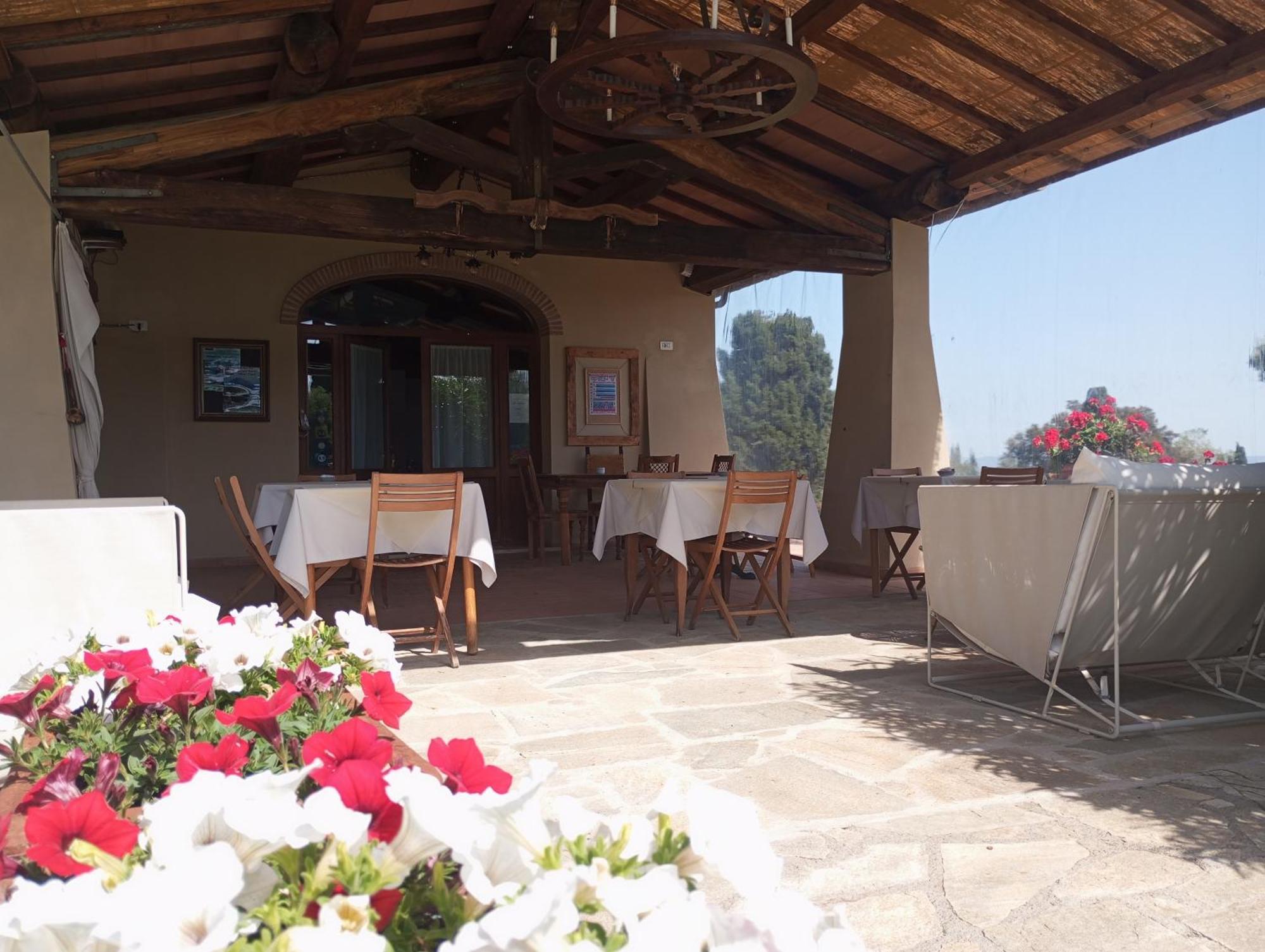 Agriturismo La Luciana Кастильоне дела Пеская Екстериор снимка